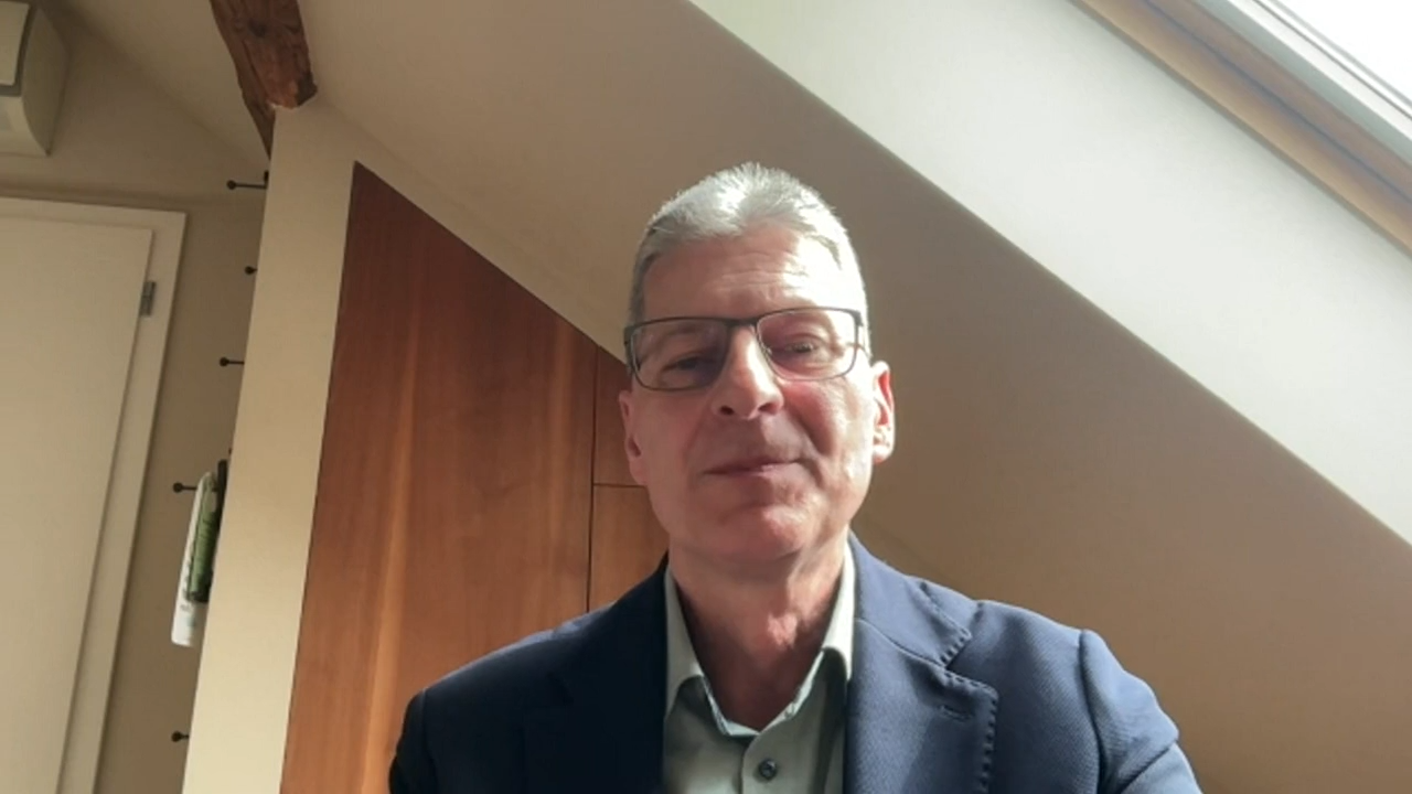 Video: Gewalt an Schulen: Gewerkschafter fordert mehr Schutz