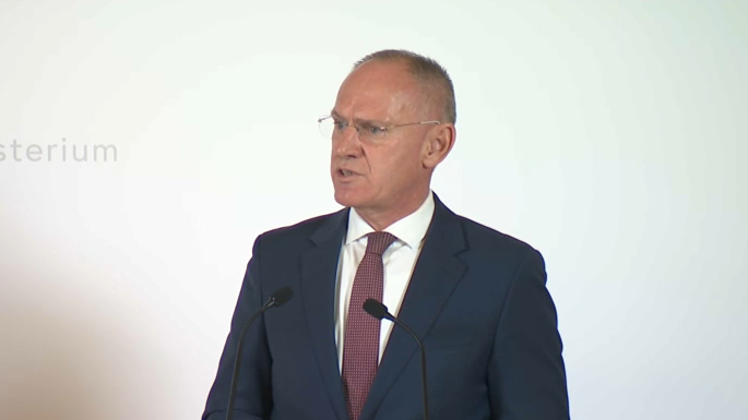 Video: Karner präsentiert Maßnahmen bei der Polizei